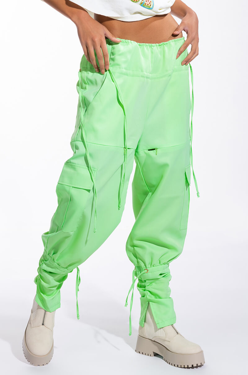 MINT CONDITION CARGO PANTS