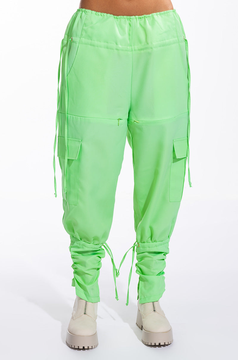 MINT CONDITION CARGO PANTS