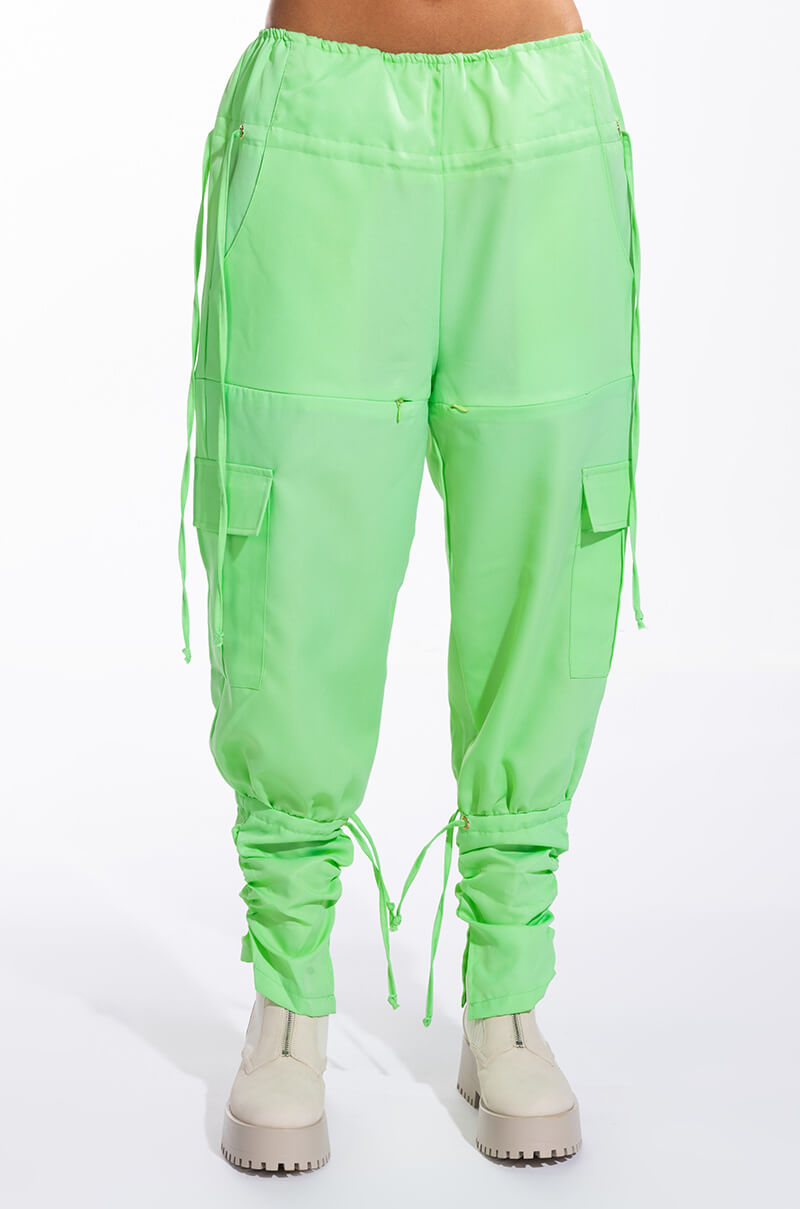 MINT CONDITION CARGO PANTS