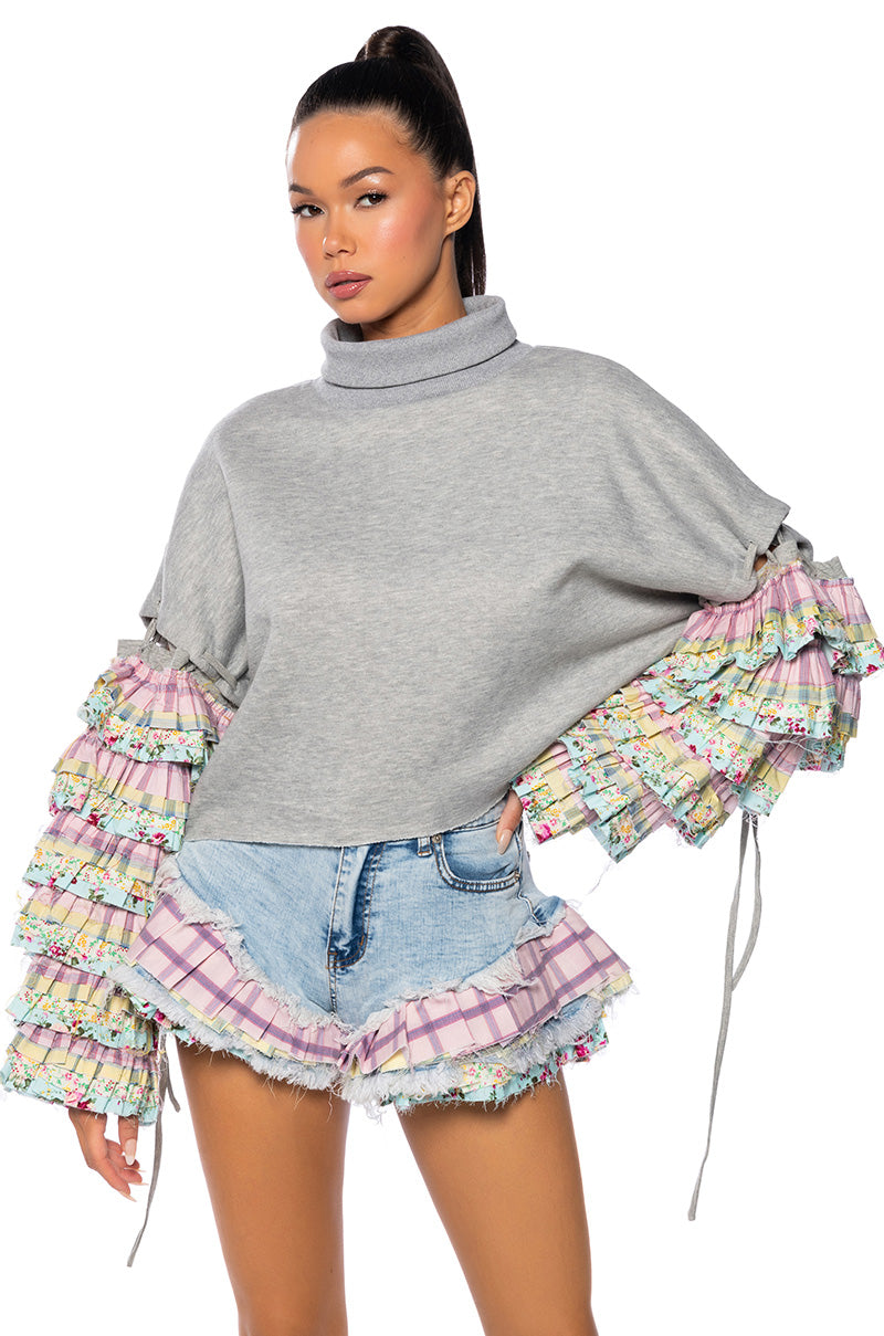 MODERN ESSENCE RUFFLE DENIM SHORT