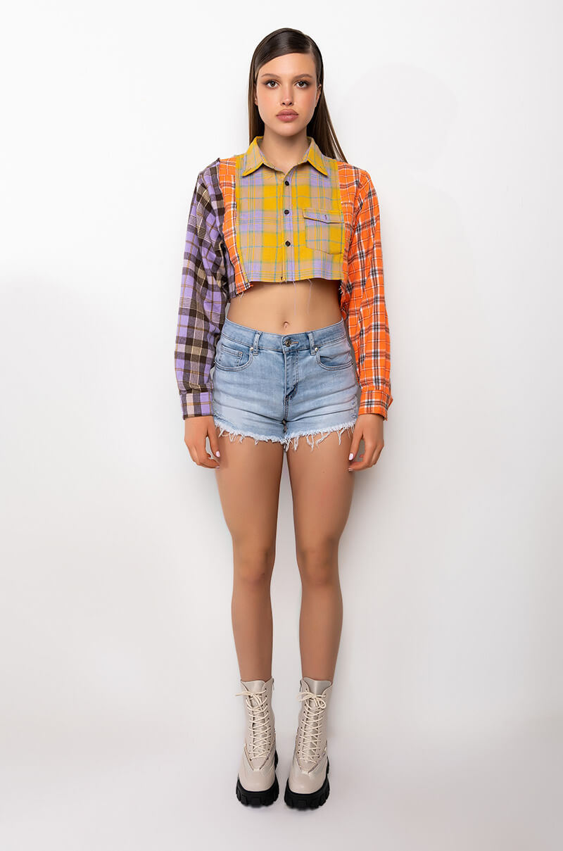 NEW TO HER CROPPED BUTTON UP PLAID TOP