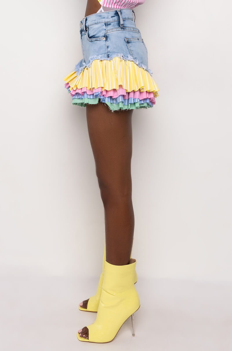 ON YOUR RADAR COLORBLOCK TRIM DENIM SHORT