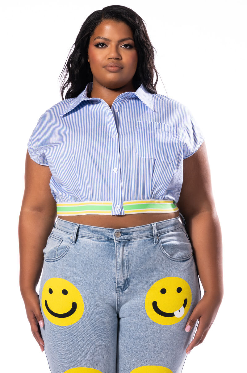 PLUS DIRTY MARTINI CROPPED SHORT SLEEVE POPLIN BLOUSE