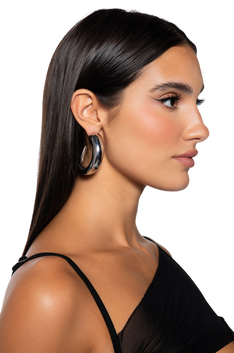 RED CARPET READY SILVER EARRING