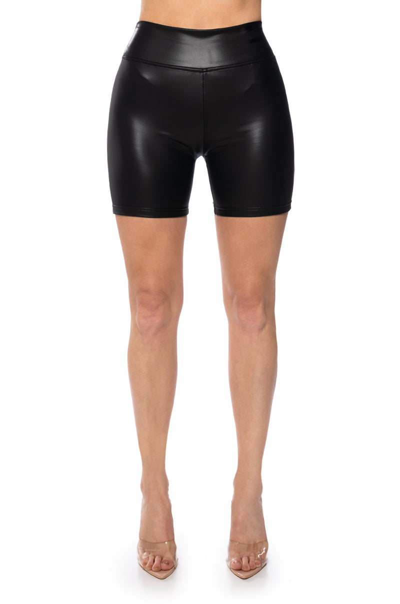 RIO HIGH RISE SUPER STRECH BIKER SHORTS IN BLACK