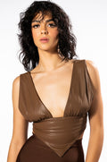 RIO PLUNGE SLEEVELESS CROP TOP