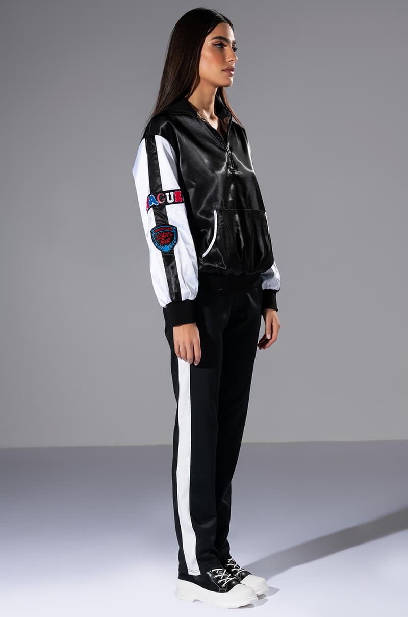 RUNNING LAPS QUARTER ZIP SWEATSHIRT