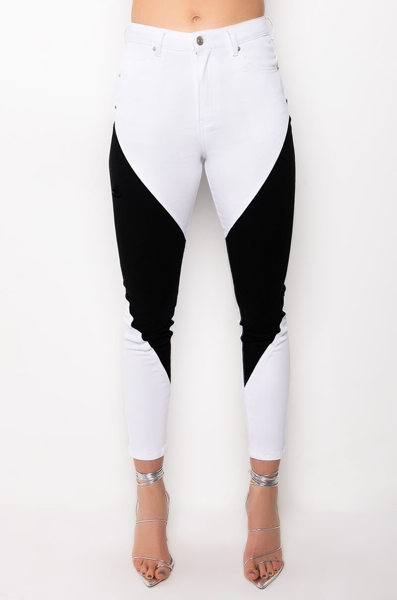 SENSUALITY SKINNY JEANS
