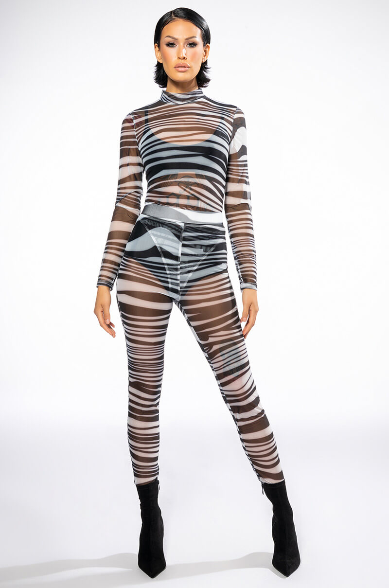 SET YOU STRAIGHT MESH LEGGING