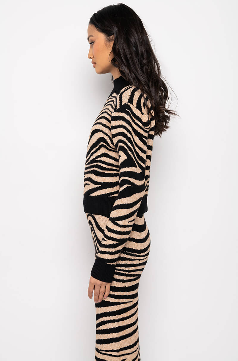 SHH  LONG SLEEVE LIGHT KNIT SWEATER