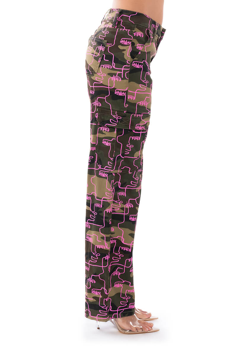 PRINTED CAMO CARGO PANT