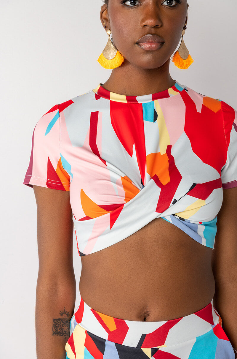 TAKIN IT EASY KNOT FRONT CROPPED TSHIRT