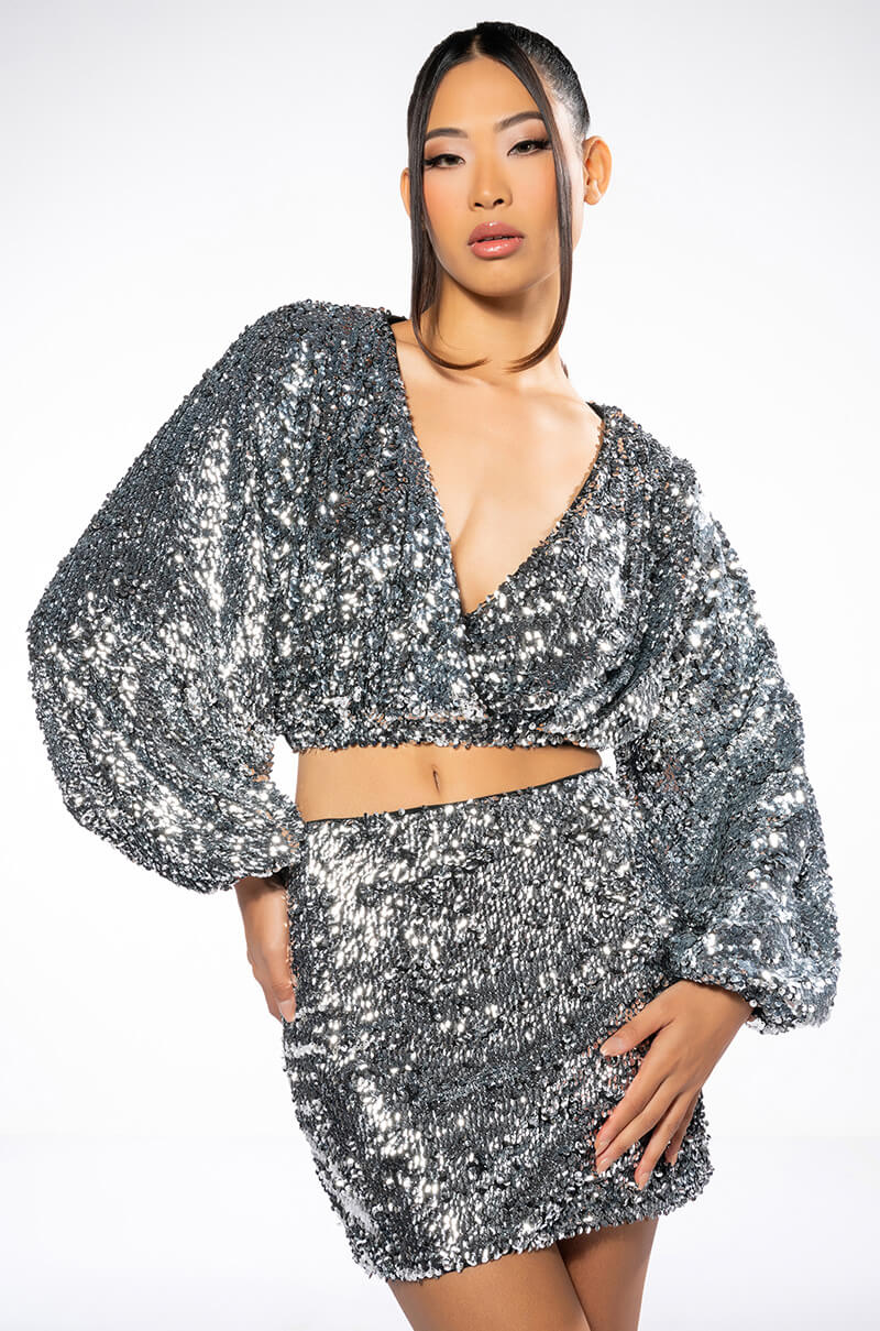 VIVA LAS VEGAS LONG SLEEVE CROPPED WRAP BLOUSE