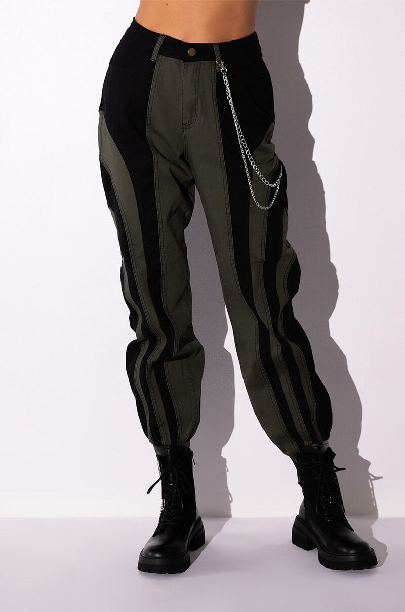 WONKA CHAIN DETAIL COLOR BLOCKED DENIM PANT