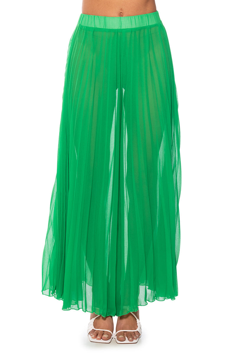 YOUR ULTIMATE PLEATED PALAZZO PANT IN GREEN