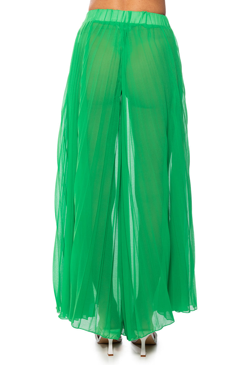 YOUR ULTIMATE PLEATED PALAZZO PANT IN GREEN