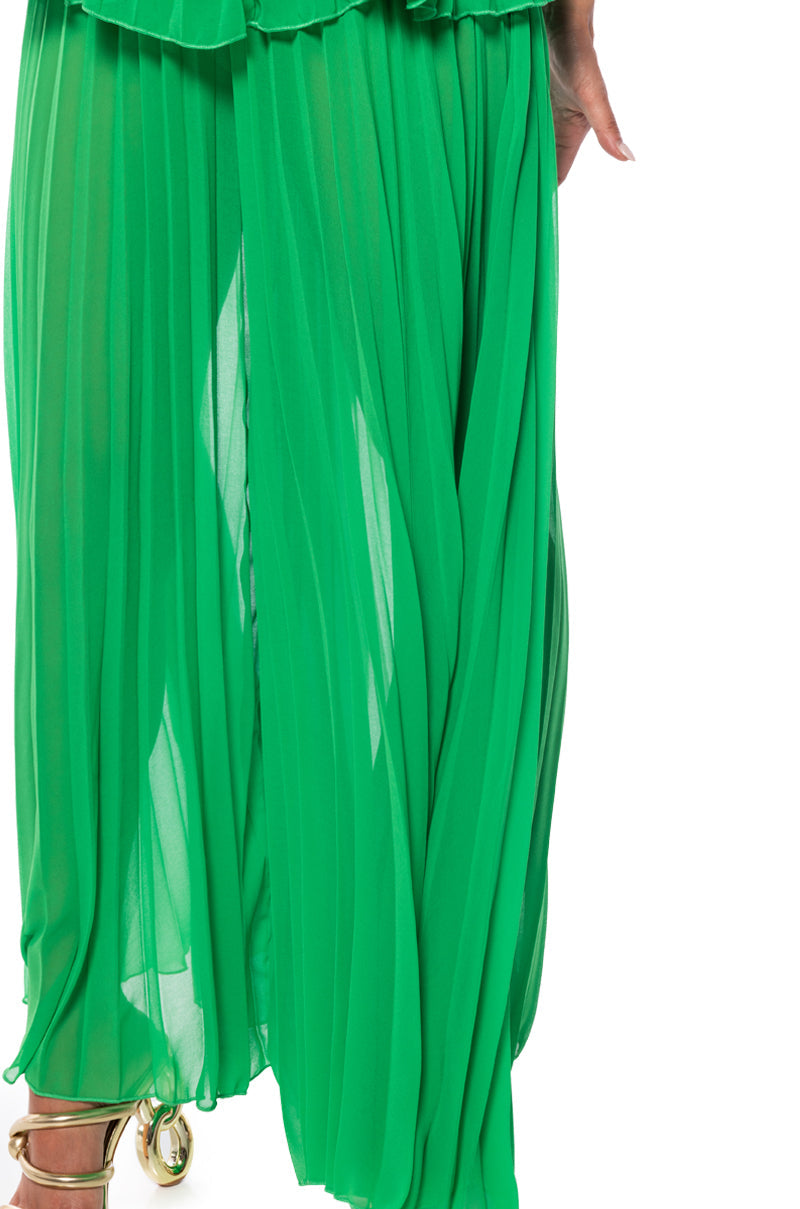 YOUR ULTIMATE PLEATED PALAZZO PANT IN GREEN